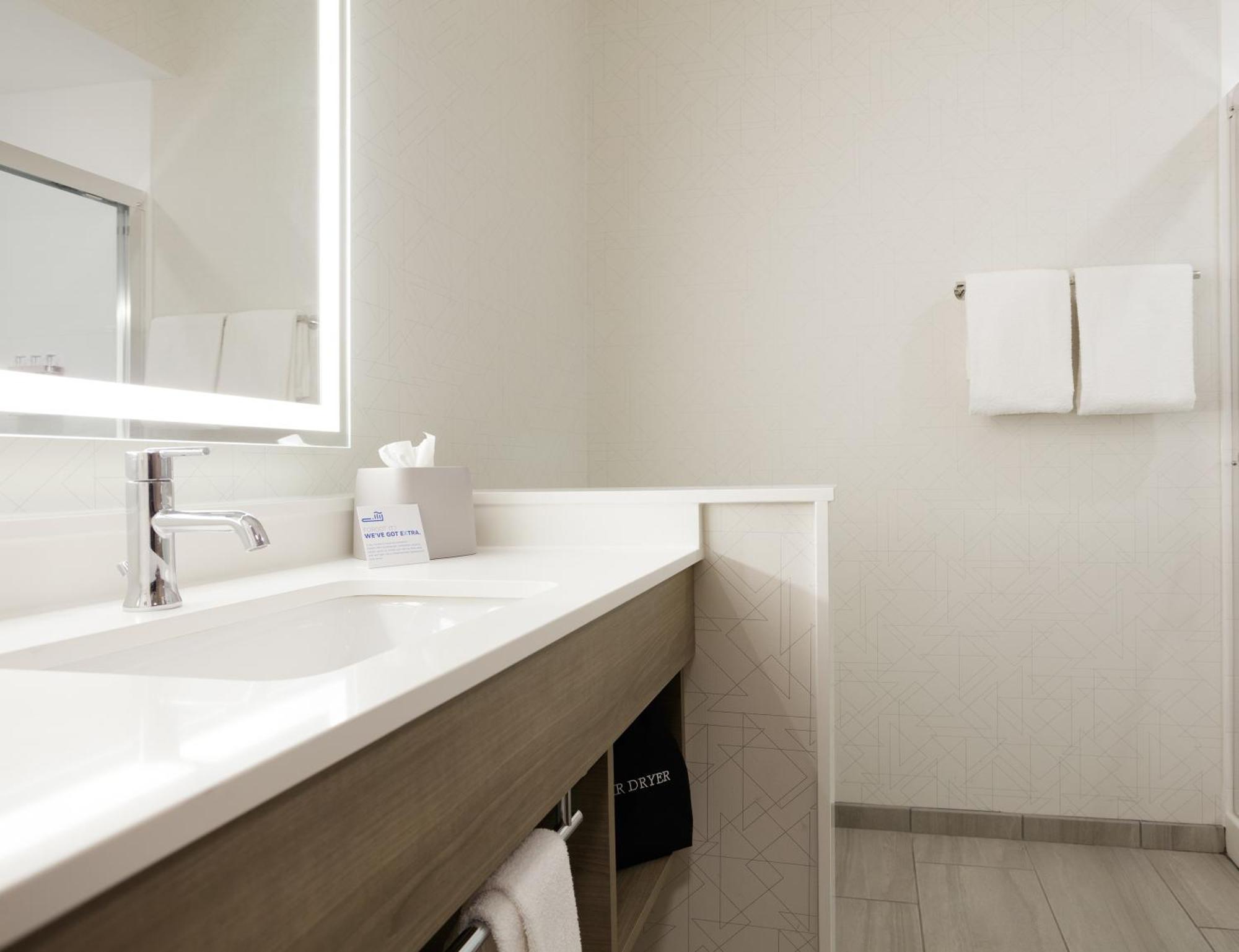 Holiday Inn Express Hotel & Suites Los Angeles Airport Hawthorne By Ihg Eksteriør billede